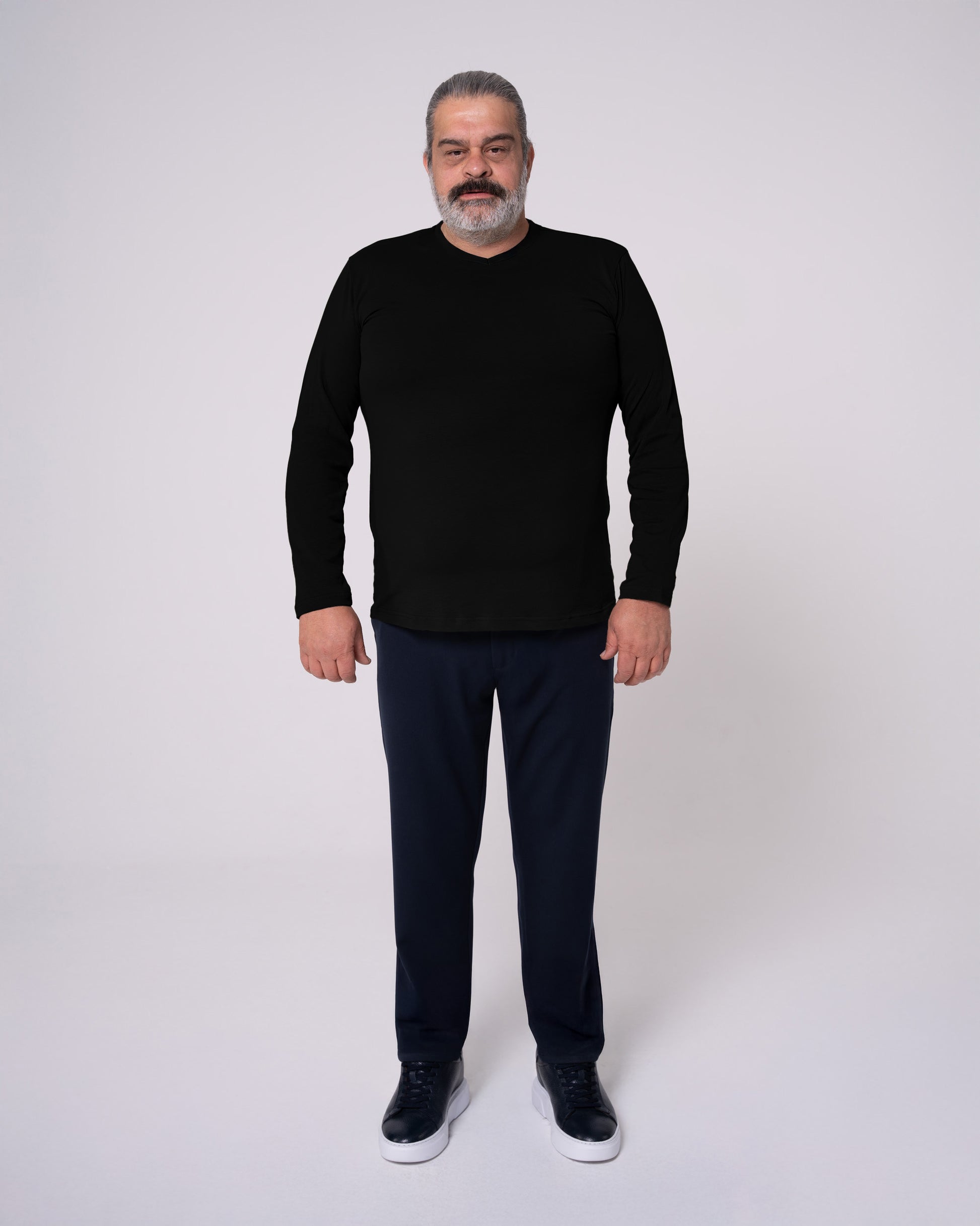 Siyah Uzun Kollu V Yaka Tişört
