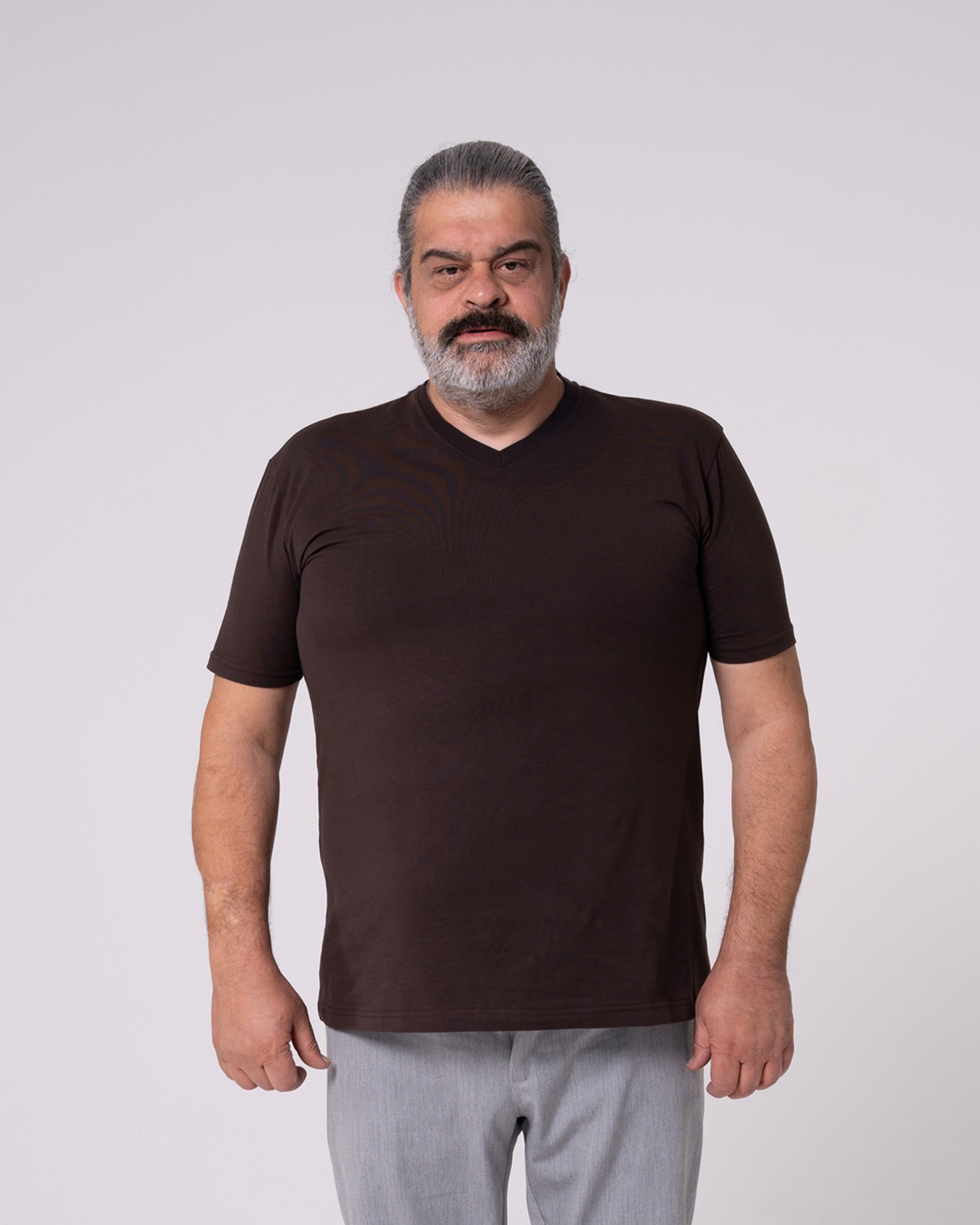 Kahverengi V Yaka Tişört