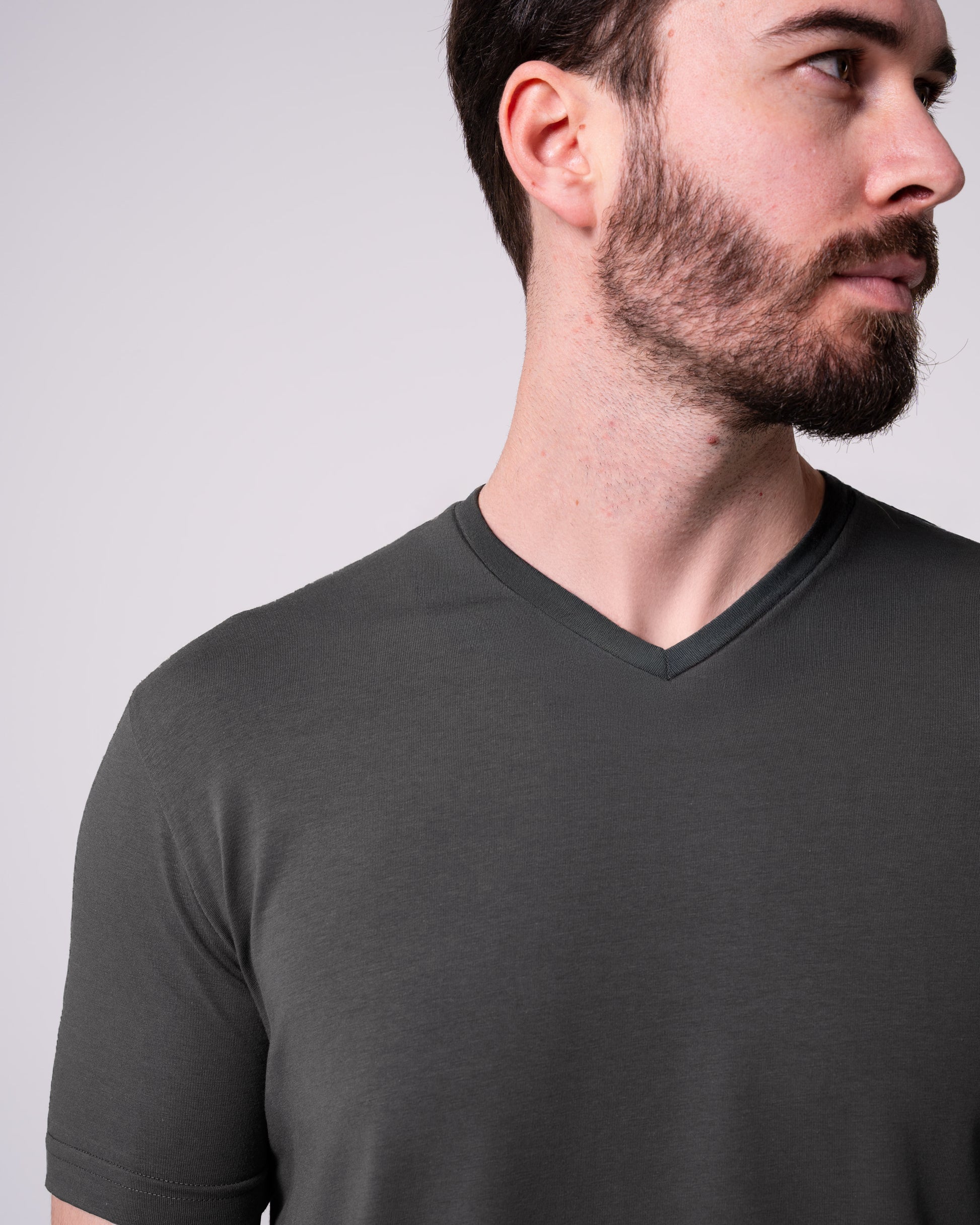 Antrasit V Yaka Tişört Craftlabel