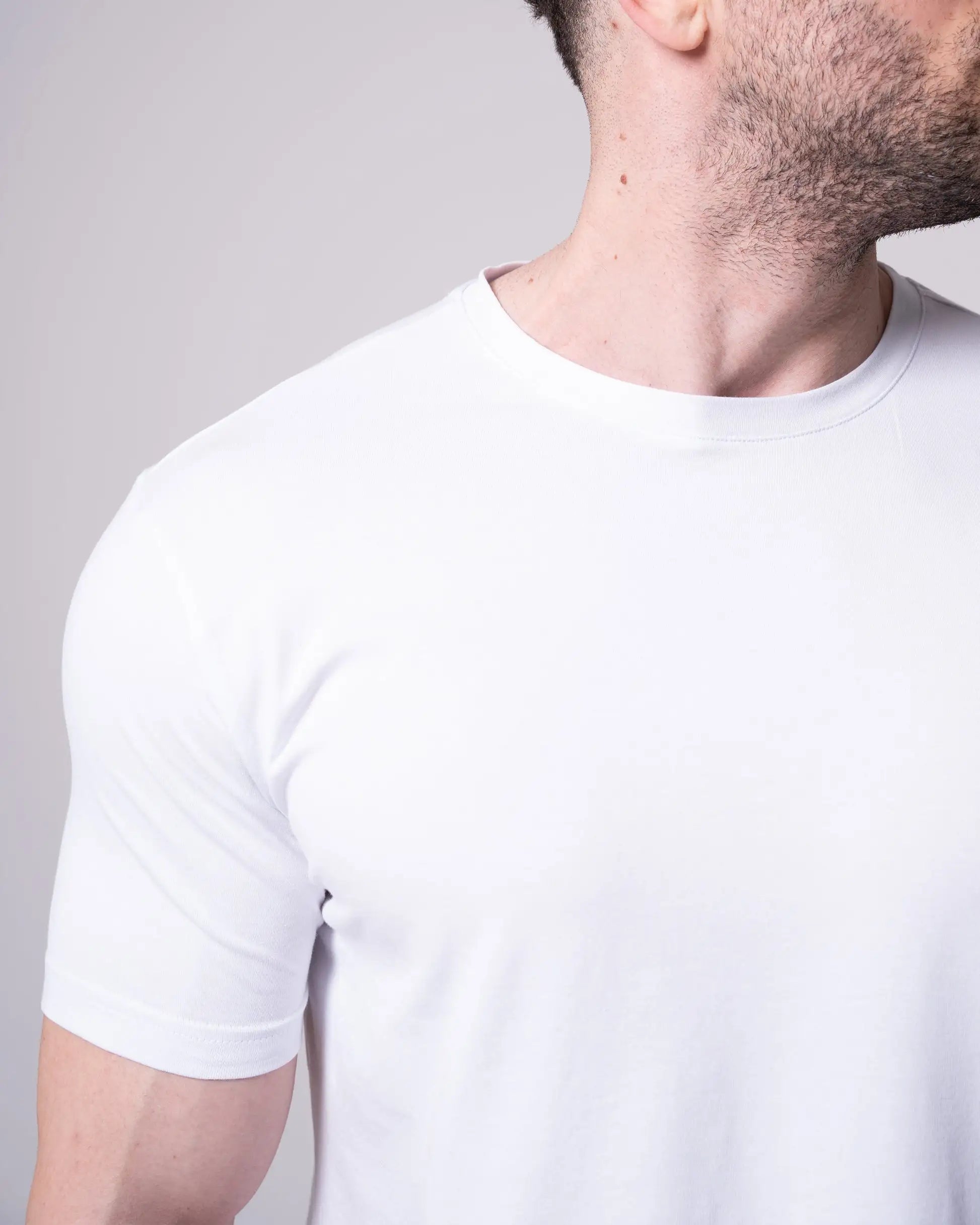 Beyaz Bisiklet Yaka Tişört Craftlabel