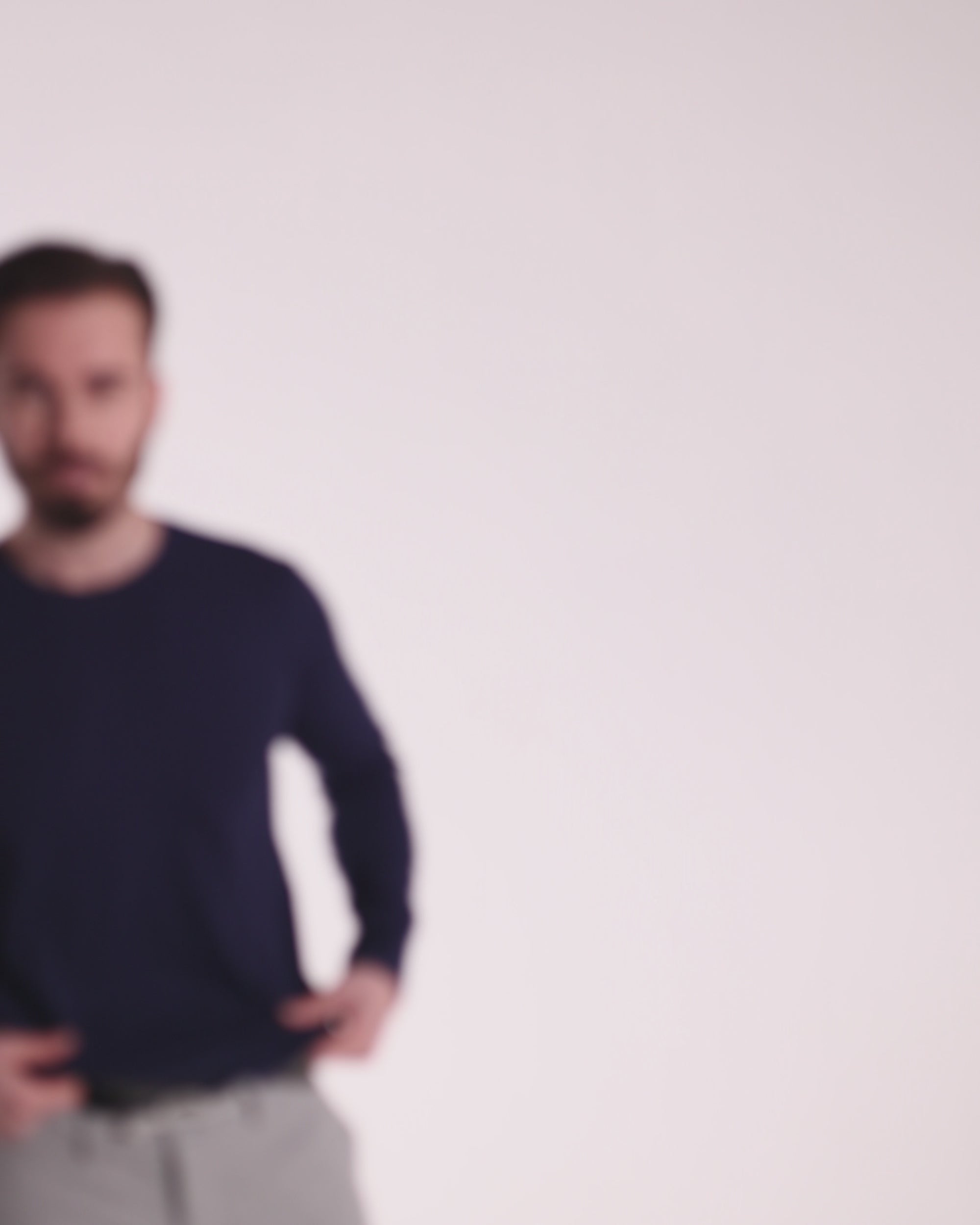 Videoyu yükle: Lacivert Uzun Kollu Tişört